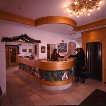 Dolomiti Hotel Cozzio Madonna Exterior foto